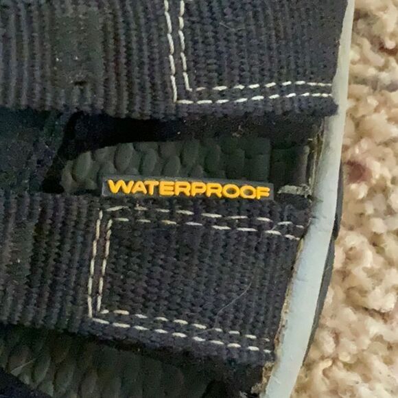 Size 8 Black Keens!!! - Picture 7 of 7